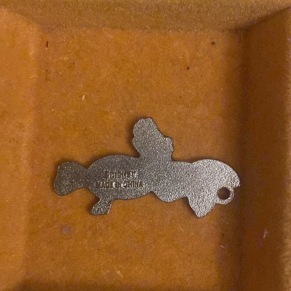 Piglet charm with flowers (Winnie the Pooh) - Picture 3 of 4